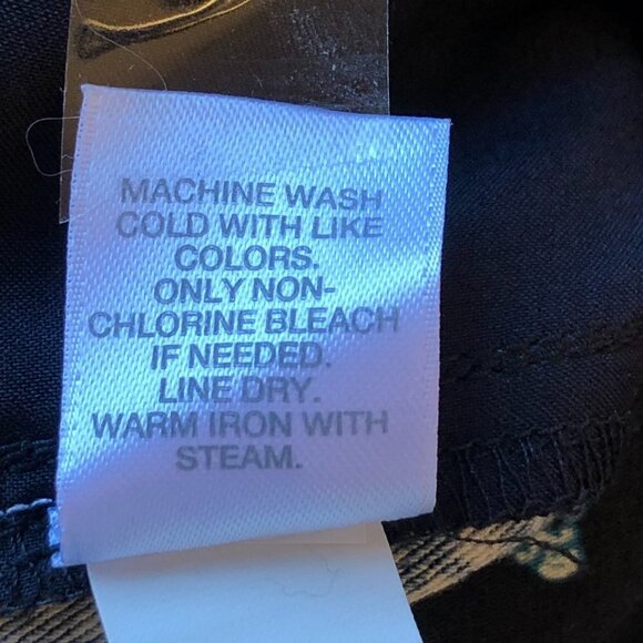 J. Jill Pull-on Crop NEW. Blue Print with Wide Leg - Picture 9 of 9